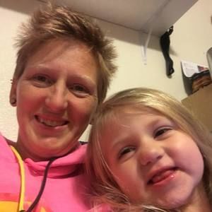 Meet your Posher, Crystal